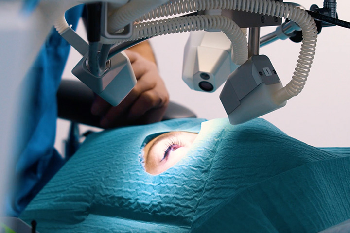 Augenkrankheiten Keratokonus Behandlung